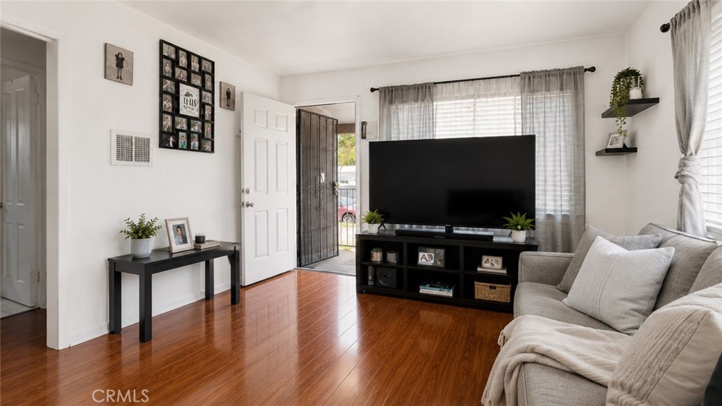 1546 W 223rd
