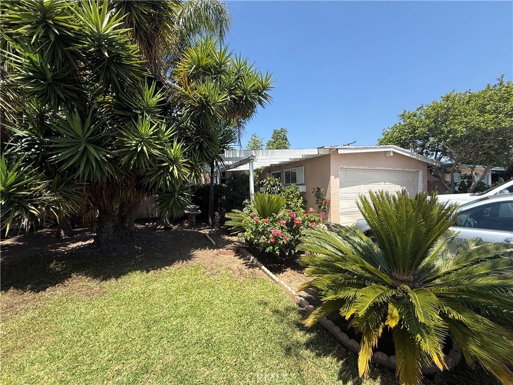 1737 W Richland AVE