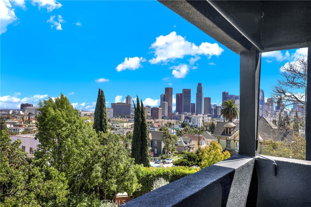 Properties 3 801 E Edgeware Road