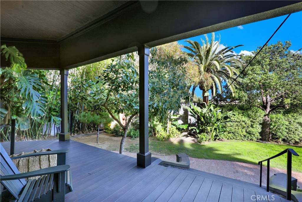 801 E Edgeware Road