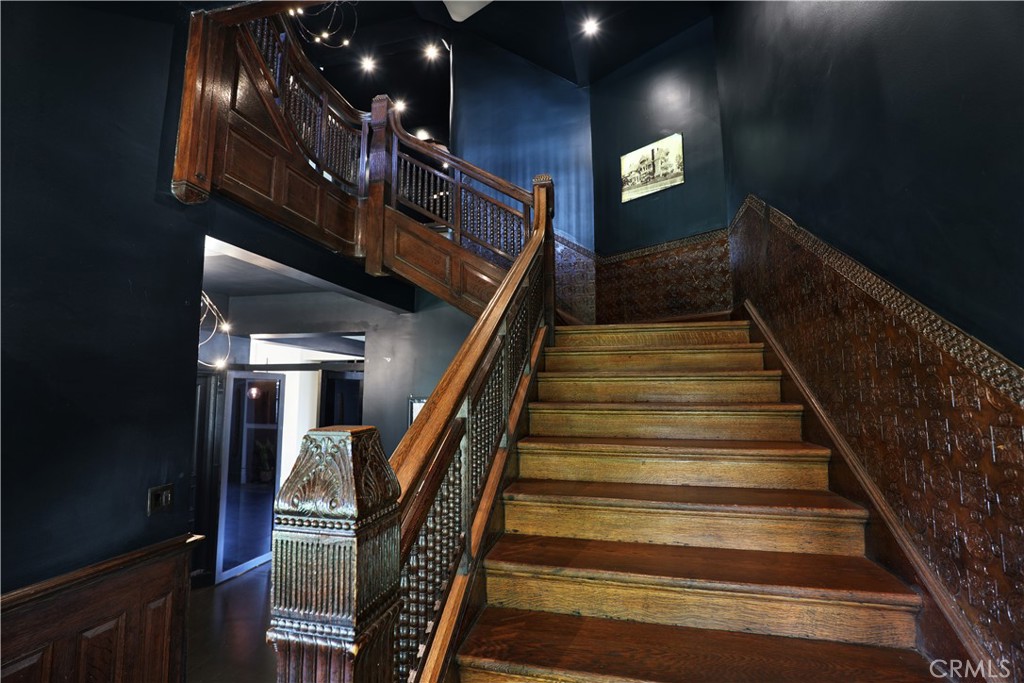 801 E Edgeware Road