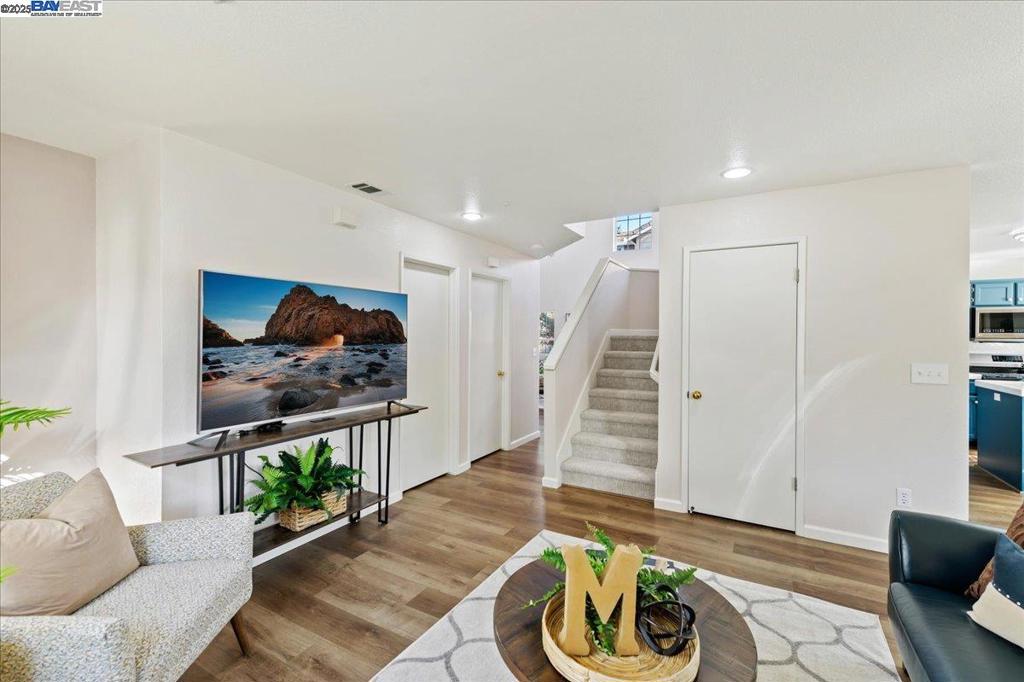 CA MOUNTAIN VIEW - Residential