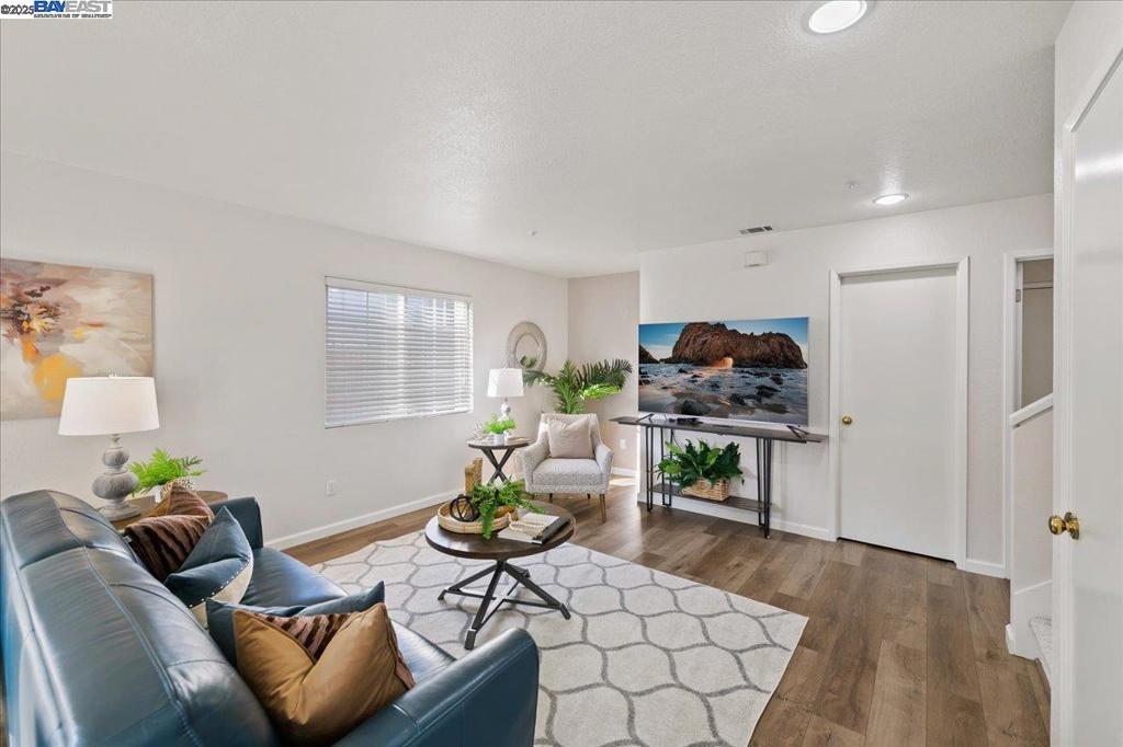 CA MOUNTAIN VIEW - Residential