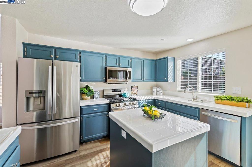 CA MOUNTAIN VIEW - Residential