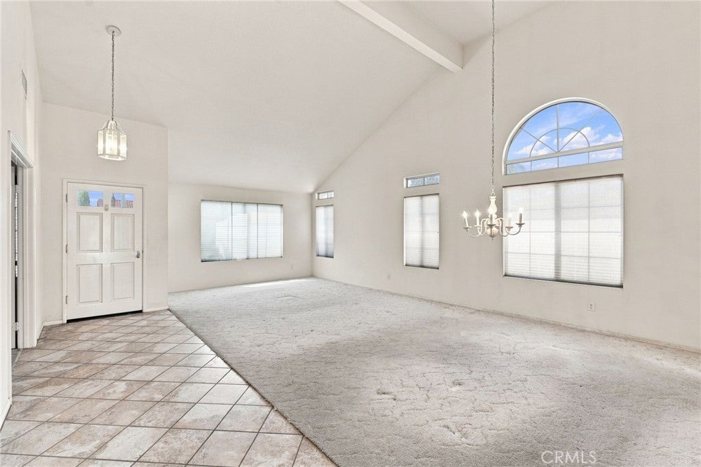 2127 E Bellbrook