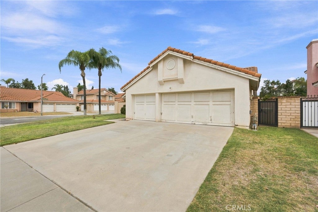 2127 E Bellbrook