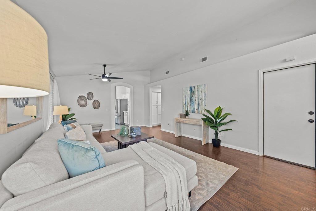 42985 Calle Jeminez