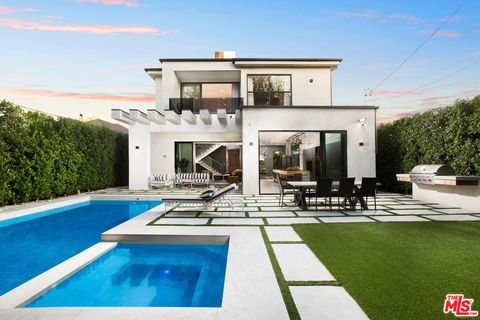 4527 Simpson Avenue Valley Village CA 91607