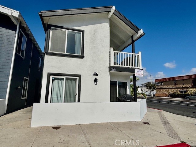 This single story lower 3-bedroom 2 bath condo was built in 2008 and is located on the corner of 29th Street and Balboa Blvd. on the Newport Peninsula in the 100 block and only a few houses to the ocean. The unit has ocean view from the front patio, has large bedrooms, laminate wood floors and travertine floors, granite countertops in the kitchen, stainless steel appliances. The unit will include the refrigerator, and washer/dryer. The unit has crown molding throughout and great finishes. There is a granite and travertine fireplace in the living room and a single private garage. This is a 1-year lease or longer, available 09/1. Pets ok with pet deposit.