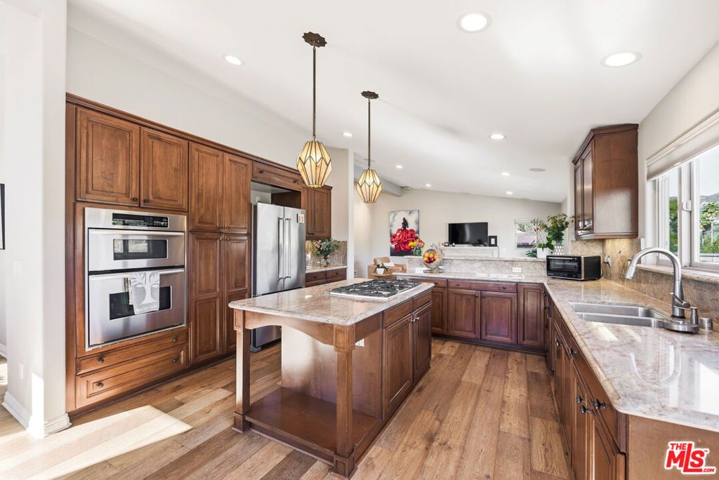 Photo of 28935 W Beach Lane, Malibu, CA 90265 (MLS # 25622741)