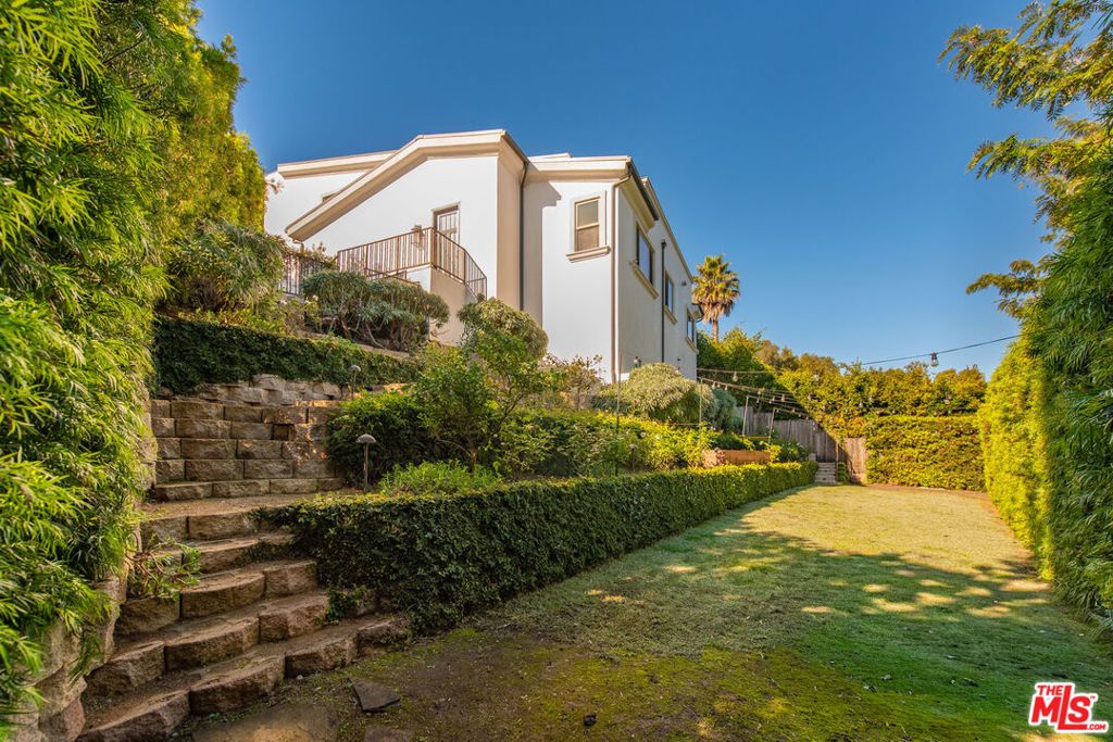 Photo of 28935 W Beach Lane, Malibu, CA 90265 (MLS # 25622741)