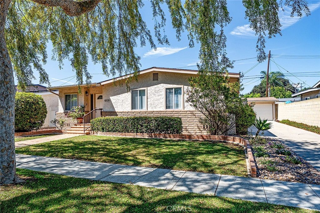 6131 E Benmore