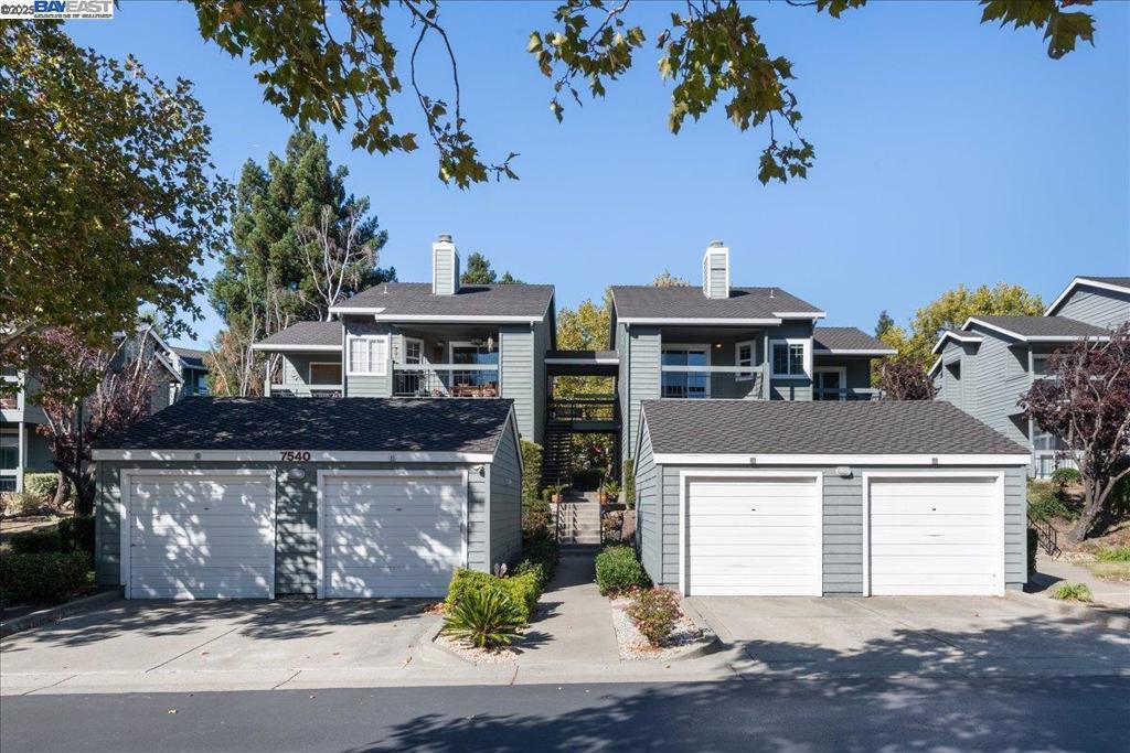 CANYON MEADOWS - Residential