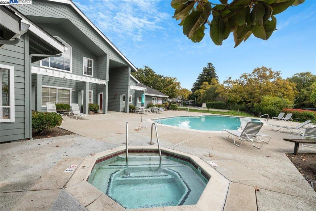 CANYON MEADOWS - Residential