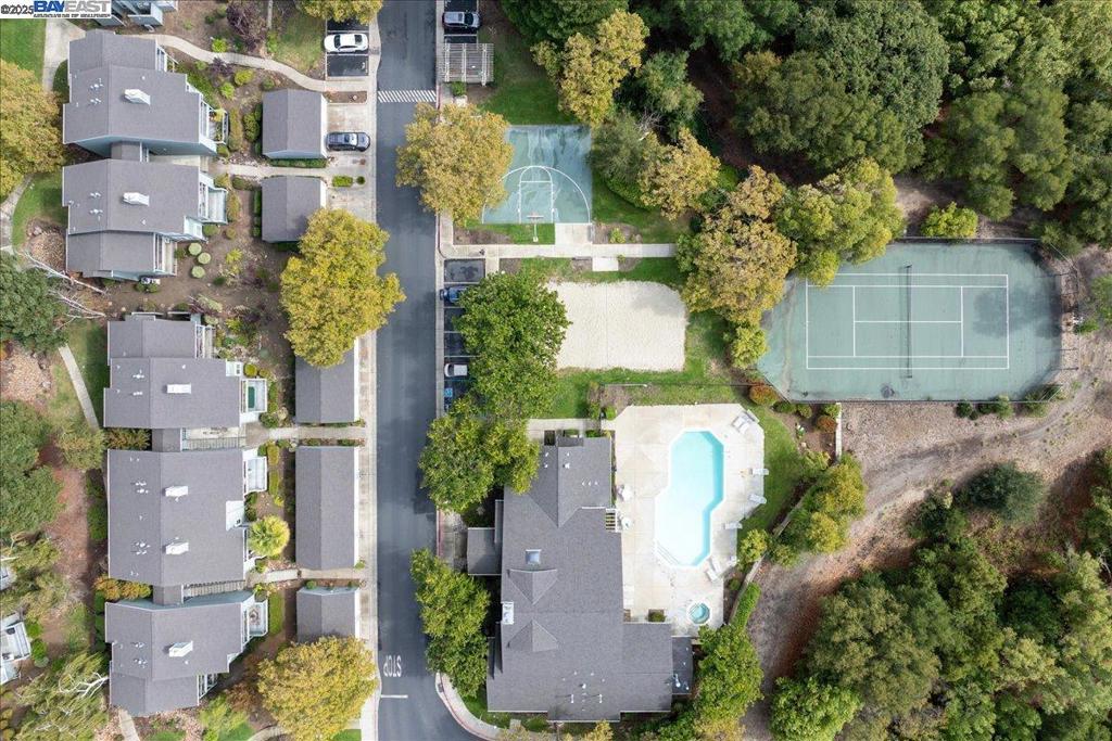 CANYON MEADOWS - Residential