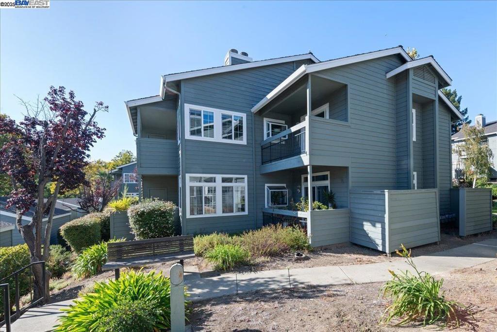 CANYON MEADOWS - Residential