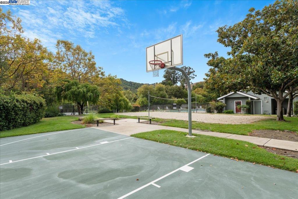 CANYON MEADOWS - Residential