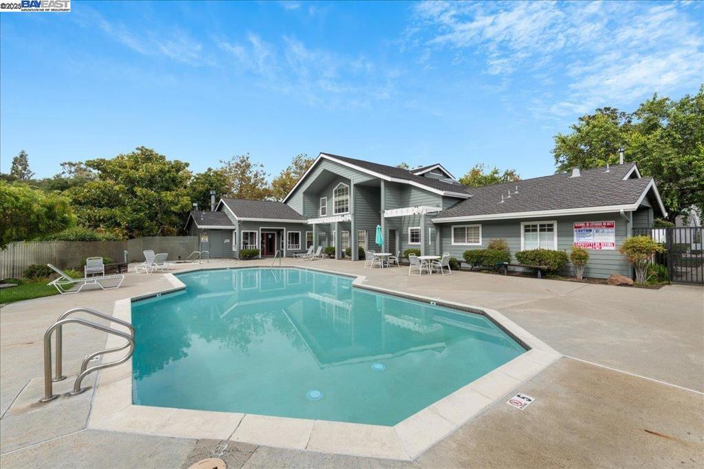 CANYON MEADOWS - Residential