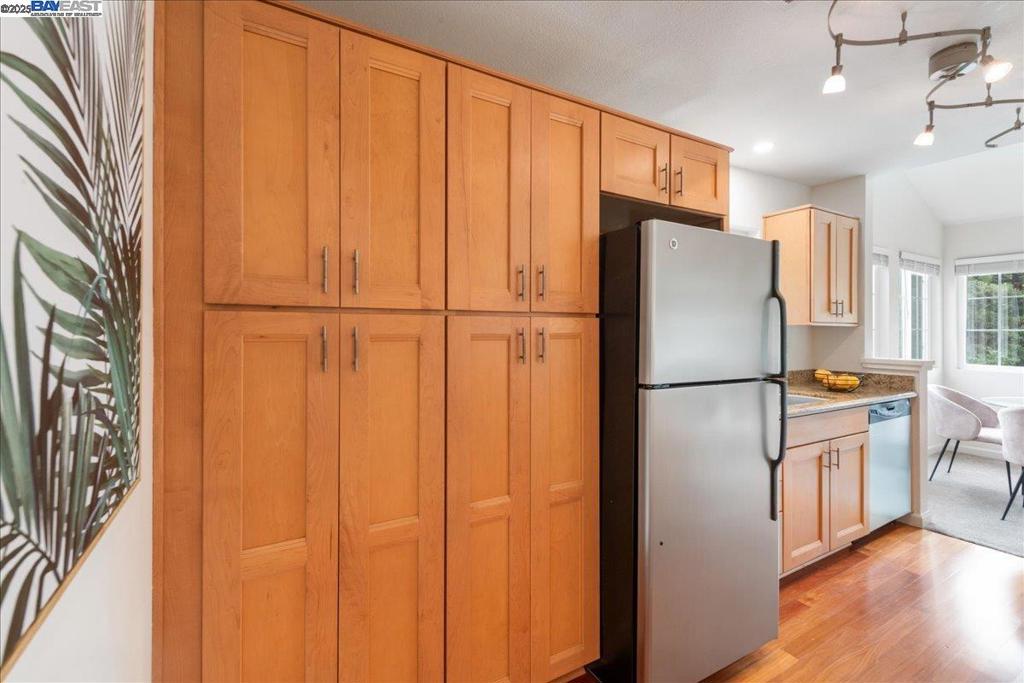 CANYON MEADOWS - Residential