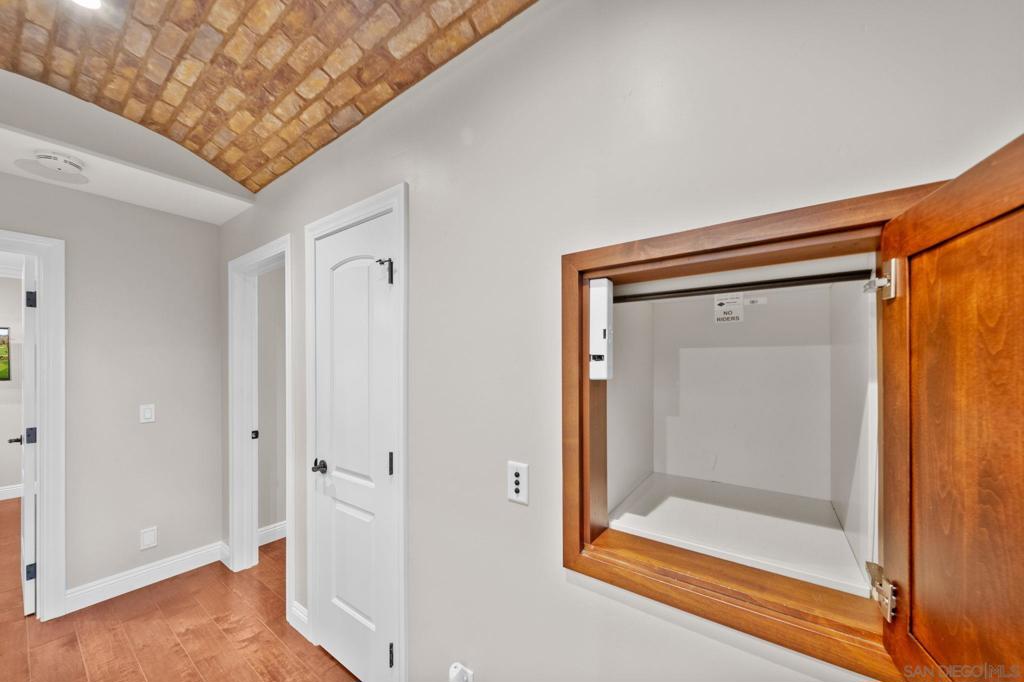 Del Mar - Residential