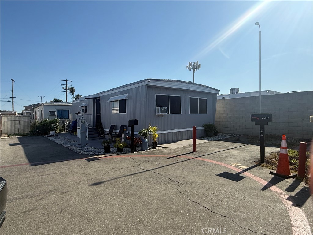 1517 Merced 43