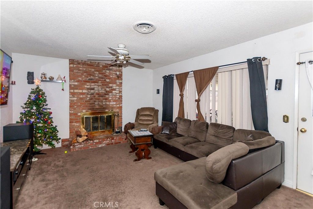Photo of 44512 N Tabler Avenue, Lancaster, CA 93535 (MLS # SR25265263)