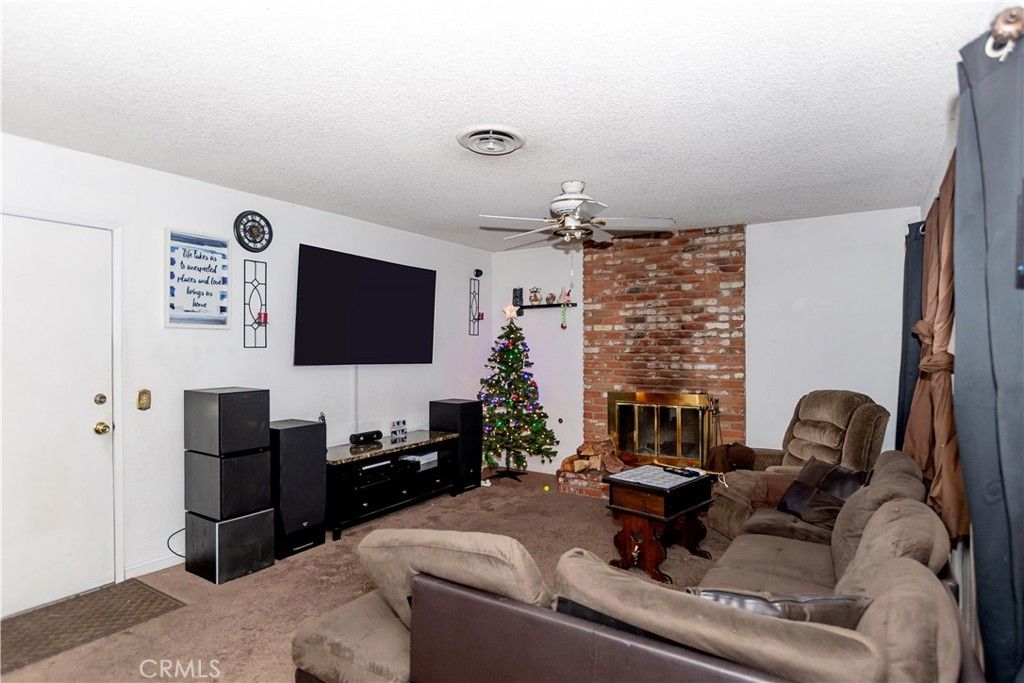 Photo of 44512 N Tabler Avenue, Lancaster, CA 93535 (MLS # SR25265263)