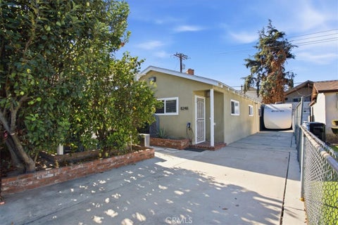 Photo of 8250 Priscilla ST, Downey, CA 90242 (MLS # SR26233253)