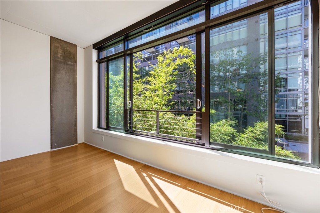 1111 S Grand Avenue 608
