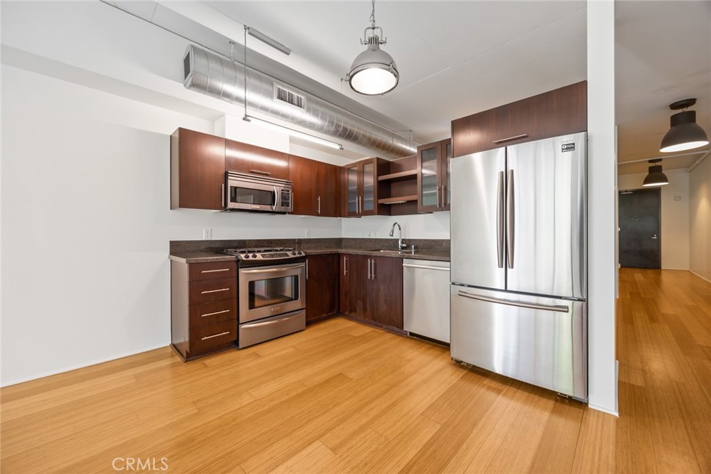 1111 S Grand Avenue 608