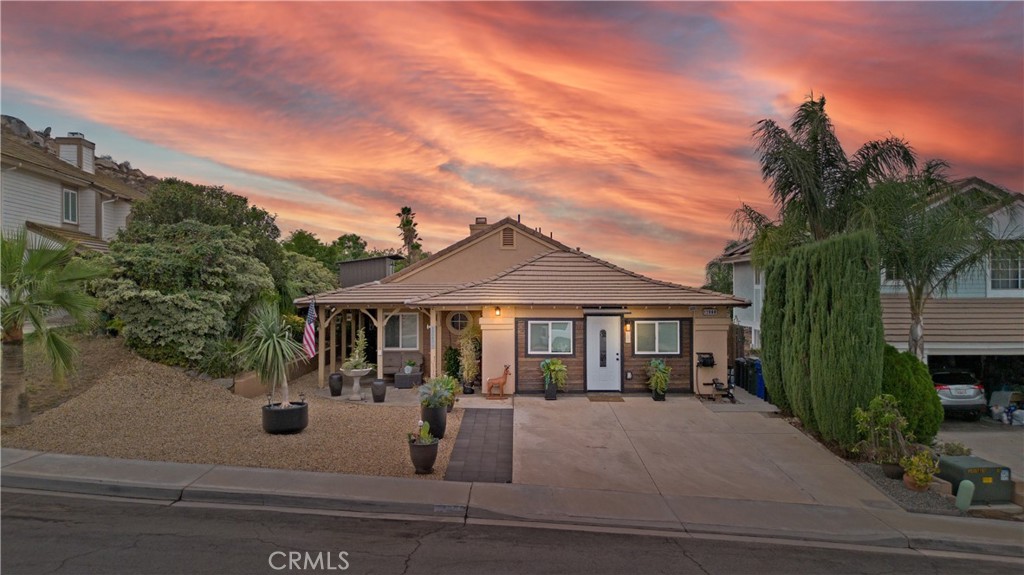 Welcome to this well-maintained 3-bedroom, 2-bathroom home featuring expansive views and a fully permitted 1 bed / 1 bath front ADU with a full kitchen, private side patio, and separate entrance. The ADU is currently generating $2,200/month in rental income. Property will be delivered vacant at close of escrow.
Located in a desirable neighborhood known for its walkability, proximity to top-rated schools, parks, shops, and dining. Easy access to major freeways makes commuting a breeze. Ideal for owner-occupants, investors, or multigenerational living.
Don't miss this rare opportunity!