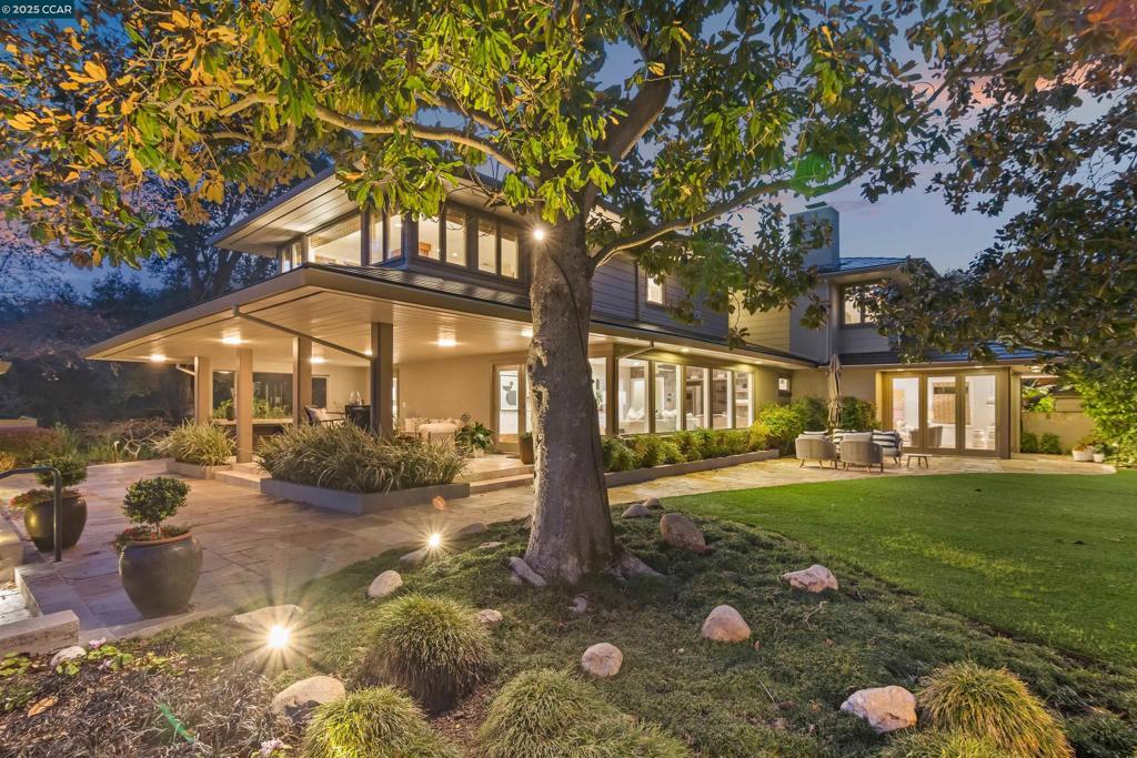 1121 Estates Dr