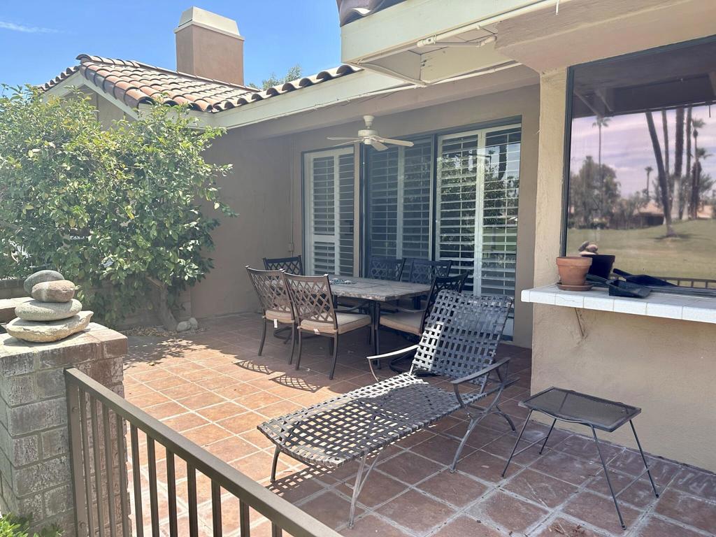352 S Sierra Madre