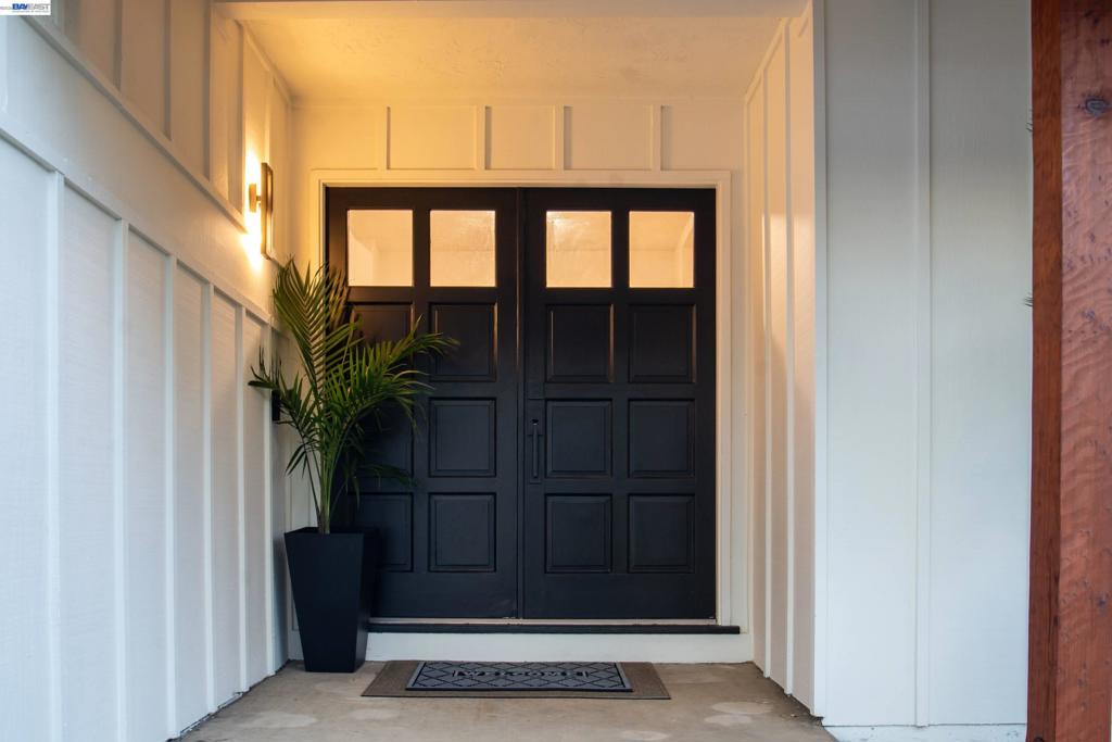 1230 1230 Sargent Drive