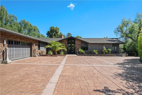 Photo of 24754 Robert Guy RD, Hidden Hills, CA 91302 (MLS # SR26227012)