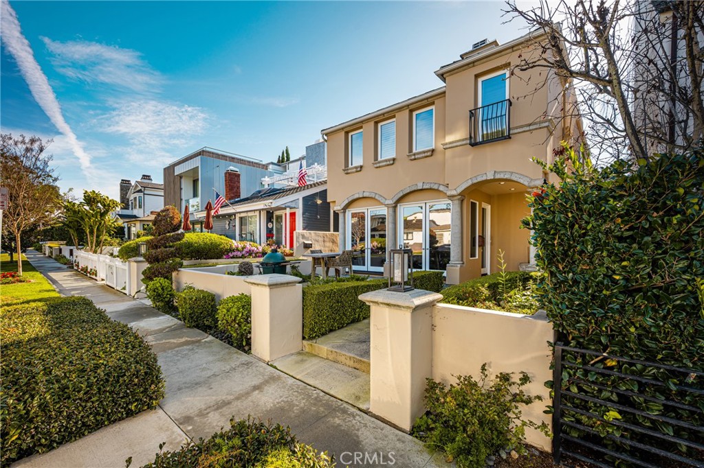 602 Larkspur Avenue A