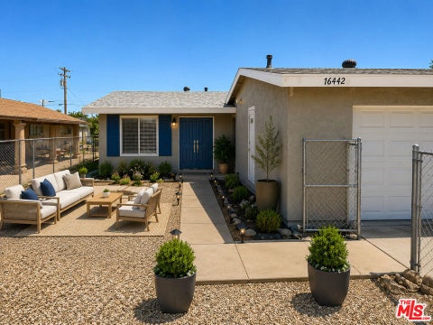 Photo of 16442 Cajon Street, Hesperia, CA 92345 (MLS # 26845453)