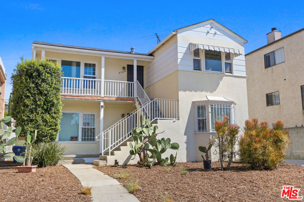 Entire building is been delivered vacant. Amazing location. West of La Cienega Blvd. Three units delivered vacant in this Charming Contemporary style triplex building in the prestigious and desirable location in Pico-Robertson/Pico-La Cienega area! The property features a two story building in front with two spacious units, each offering 2 bedrooms and 1 bathroom, and a each building with a third unit with 1 bedroom and 1 bathroom plus an office/small bedroom over the 3-car enclosed garages. Each units boasts a large living and dining area with beautiful kitchen with granite countertops and spacious breakfast area. Situated close to all the main shopping centers and restaurants. This property allows you to fully embrace and enjoy the vibrant Pico-Robertson / Pico- La Cienega lifestyle!