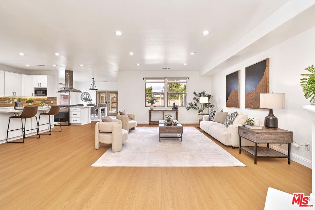 646 N Sierra Bonita Avenue