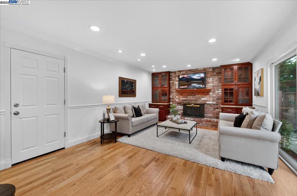 BIRDLAND - Residential