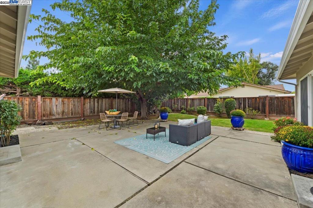 BIRDLAND - Residential