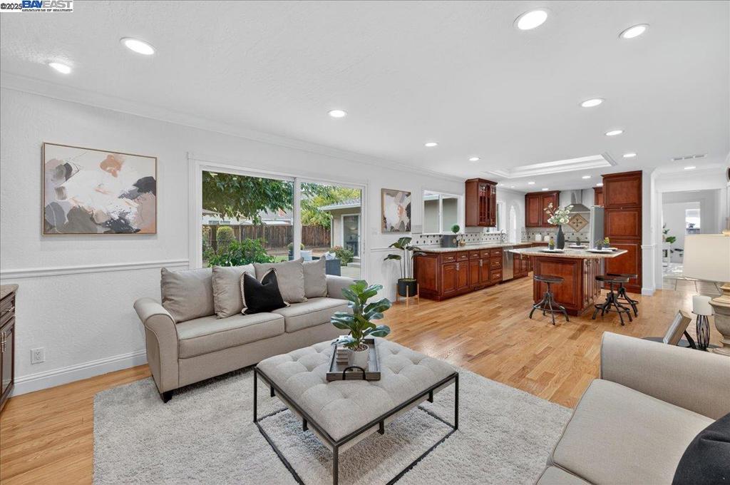 BIRDLAND - Residential