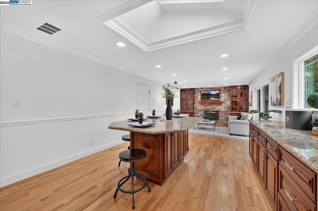 BIRDLAND - Residential