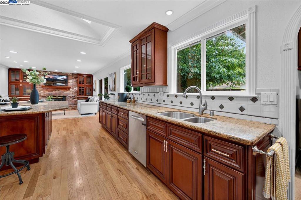 BIRDLAND - Residential