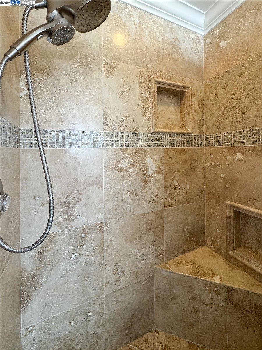 BIRDLAND - Residential