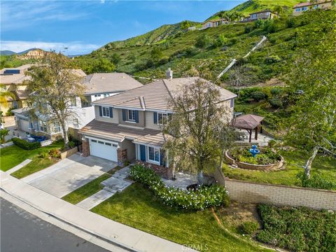 Photo of 29062 Garnet Canyon Dr, Saugus, CA 91390 (MLS # WS26025407)