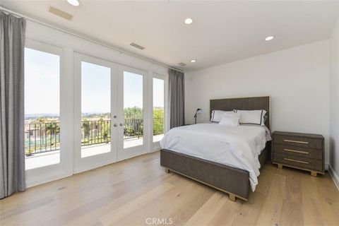 Tiny photo for 7 Via Brezza, Newport Coast, CA 92657 (MLS # OC26016206)