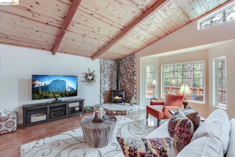 Tiny photo for 19991 Pine Mountain Dr. DR, Groveland, CA 95321 (MLS # 41150319)