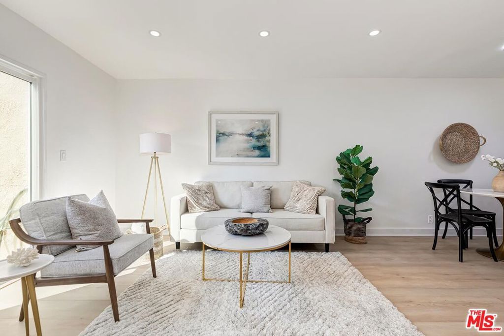 Photo of 717 Copeland Court #4, Santa Monica, CA 90405 (MLS # 25627497)