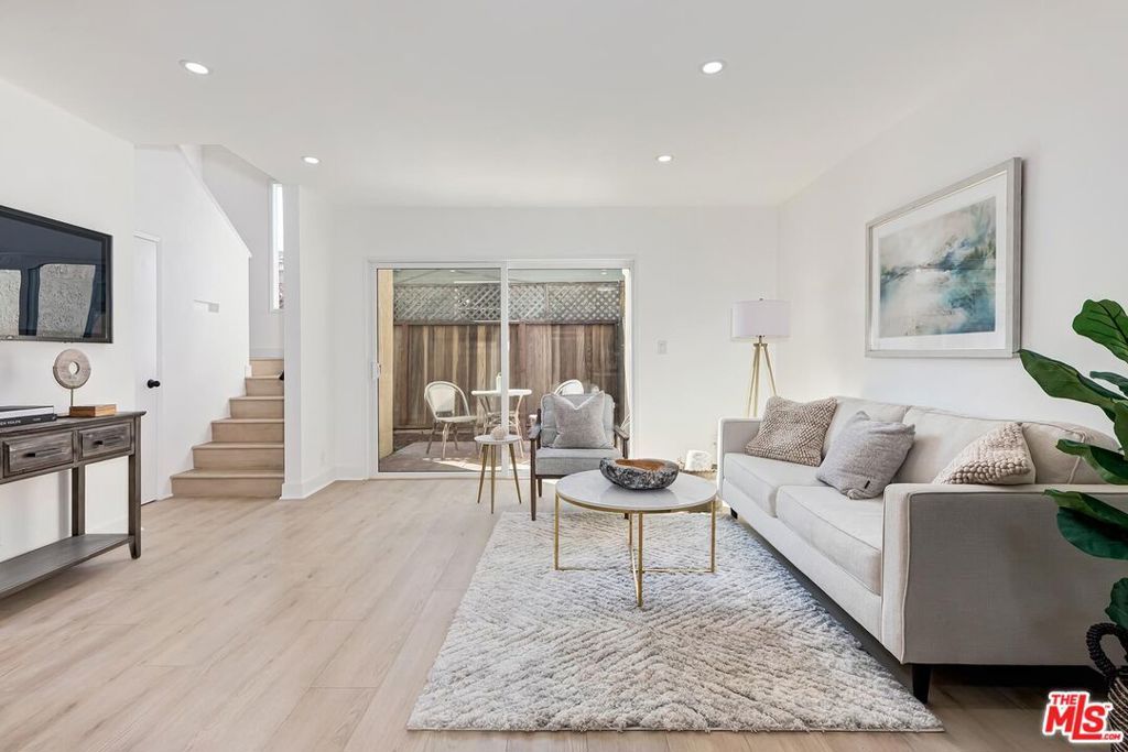 Photo of 717 Copeland Court #4, Santa Monica, CA 90405 (MLS # 25627497)